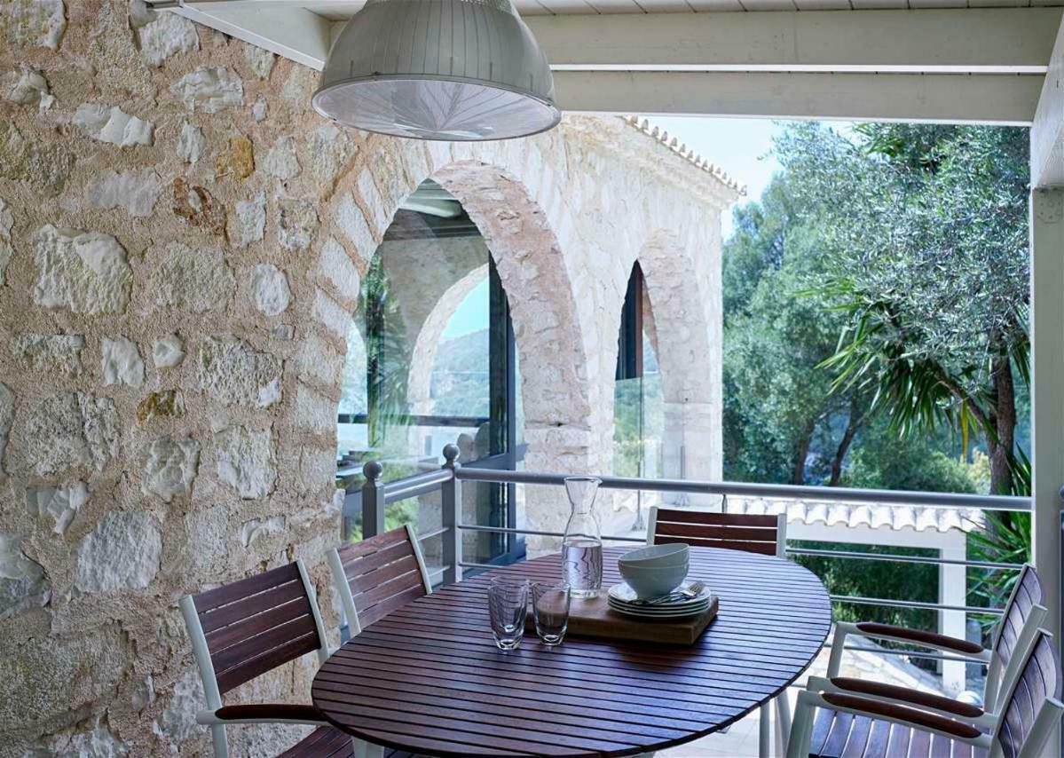 Villa Ioli- Beachfront Luxury Residence Igoumenitsa Exterior photo