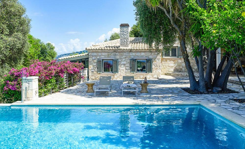 Villa Ioli- Beachfront Luxury Residence Igoumenitsa Exterior photo
