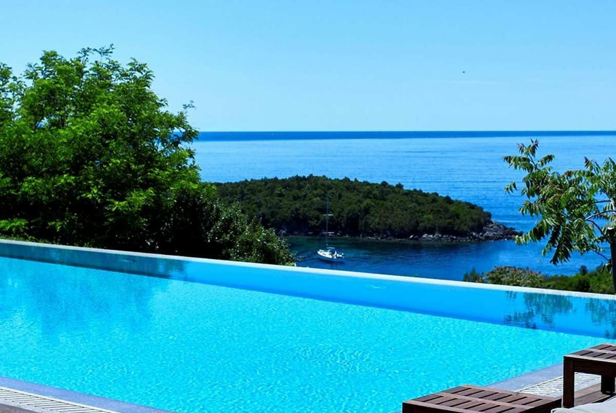 Villa Ioli- Beachfront Luxury Residence Igoumenitsa Exterior photo