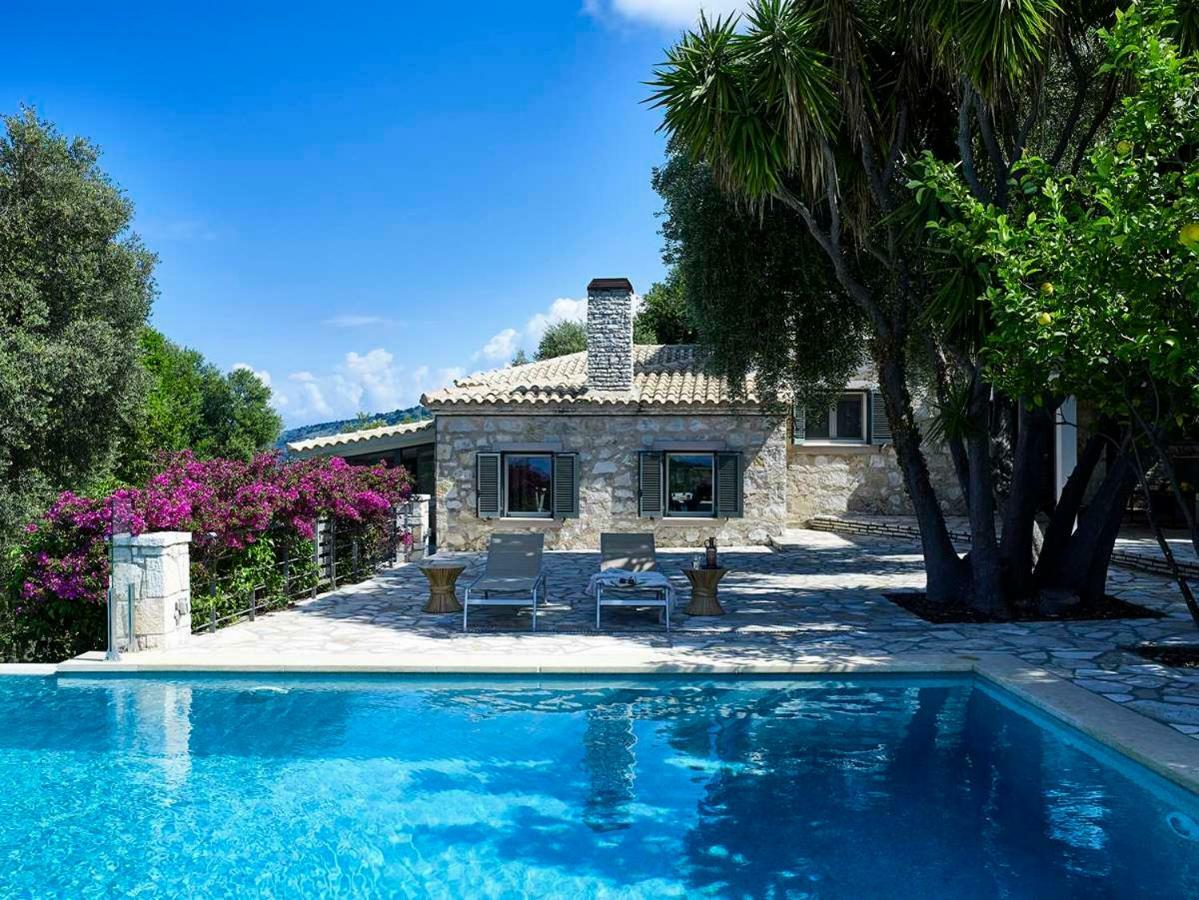 Villa Ioli- Beachfront Luxury Residence Igoumenitsa Exterior photo